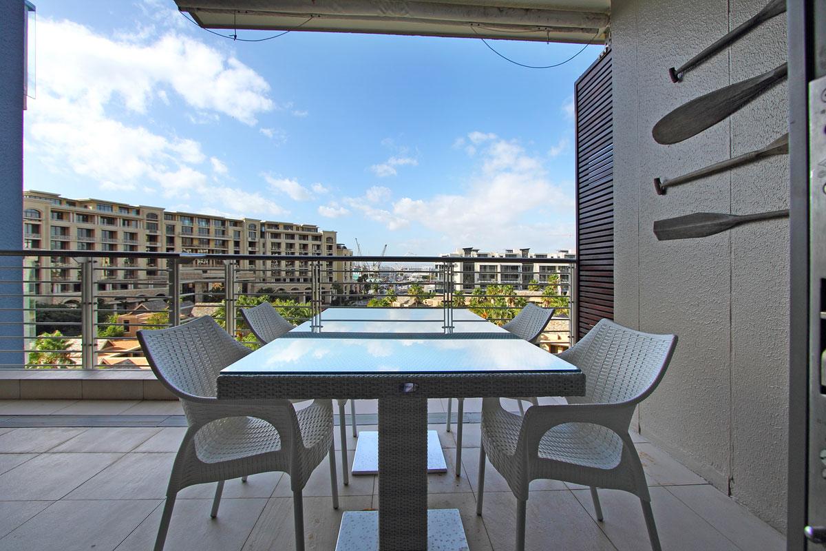 Photo 17 of Kylemore 409 accommodation in V&A Waterfront, Cape Town with 2 bedrooms and 2 bathrooms