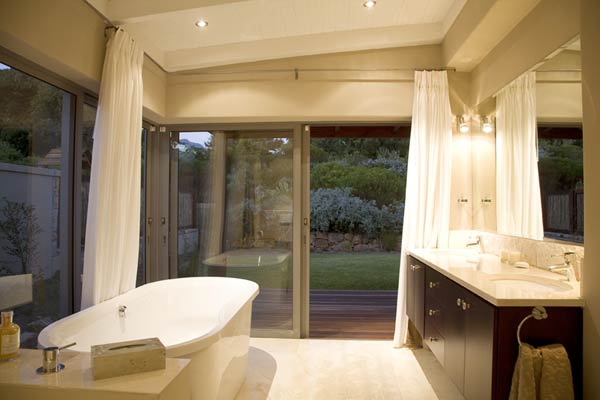 Photo 3 of La Constantia accommodation in Constantia, Cape Town with 4 bedrooms and 3.5 bathrooms