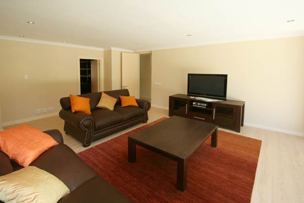 Photo 16 of La Constantia accommodation in Constantia, Cape Town with 4 bedrooms and 3.5 bathrooms