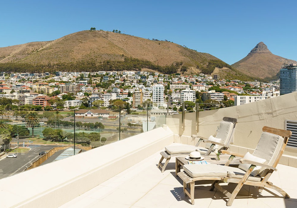 Photo 11 of La Rive Penthouse accommodation in Mouille Point, Cape Town with 4 bedrooms and 4 bathrooms