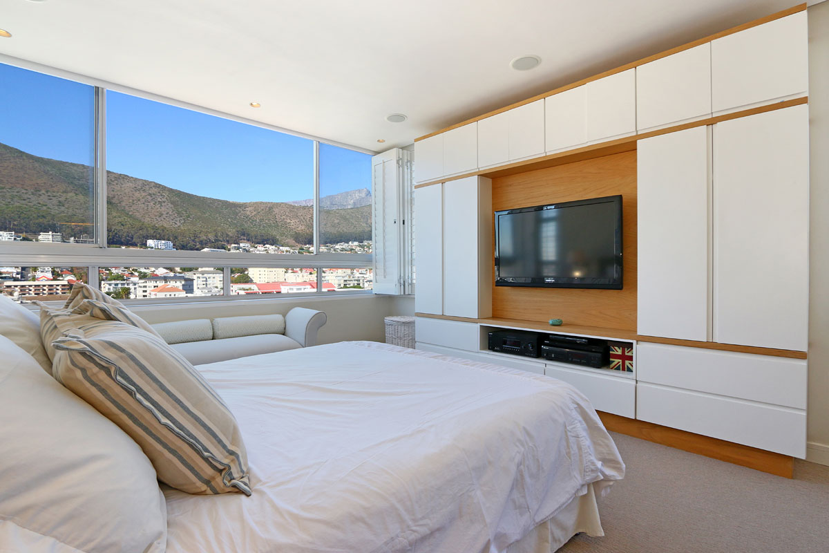 Photo 11 of La Rochelle Apartment accommodation in Sea Point, Cape Town with 2 bedrooms and 2 bathrooms
