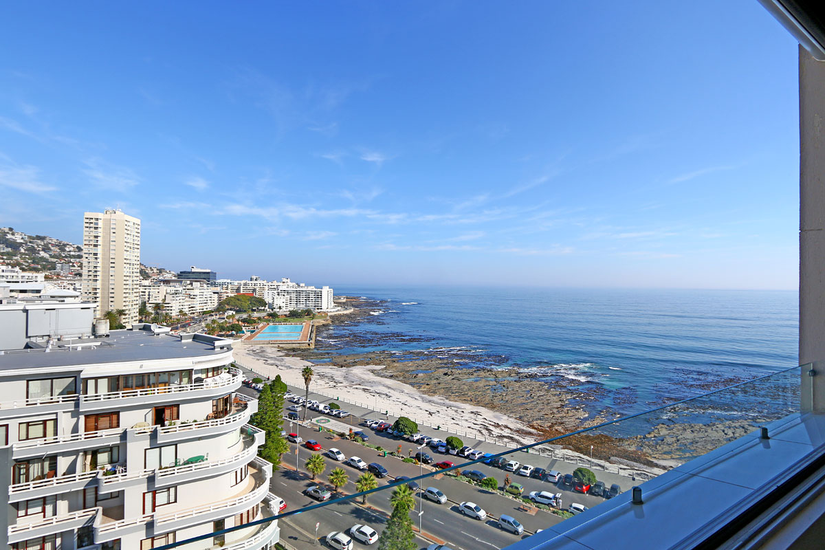 Photo 8 of La Rochelle Apartment accommodation in Sea Point, Cape Town with 2 bedrooms and 2 bathrooms