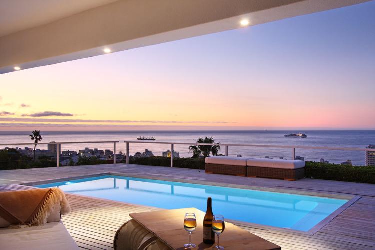 Photo 11 of La Vue accommodation in Sea Point, Cape Town with 2 bedrooms and 2 bathrooms