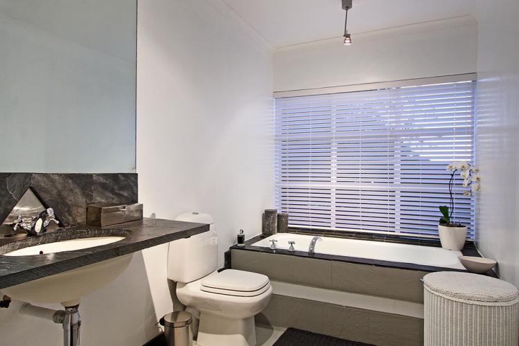 Photo 17 of La Vue accommodation in Sea Point, Cape Town with 2 bedrooms and 2 bathrooms