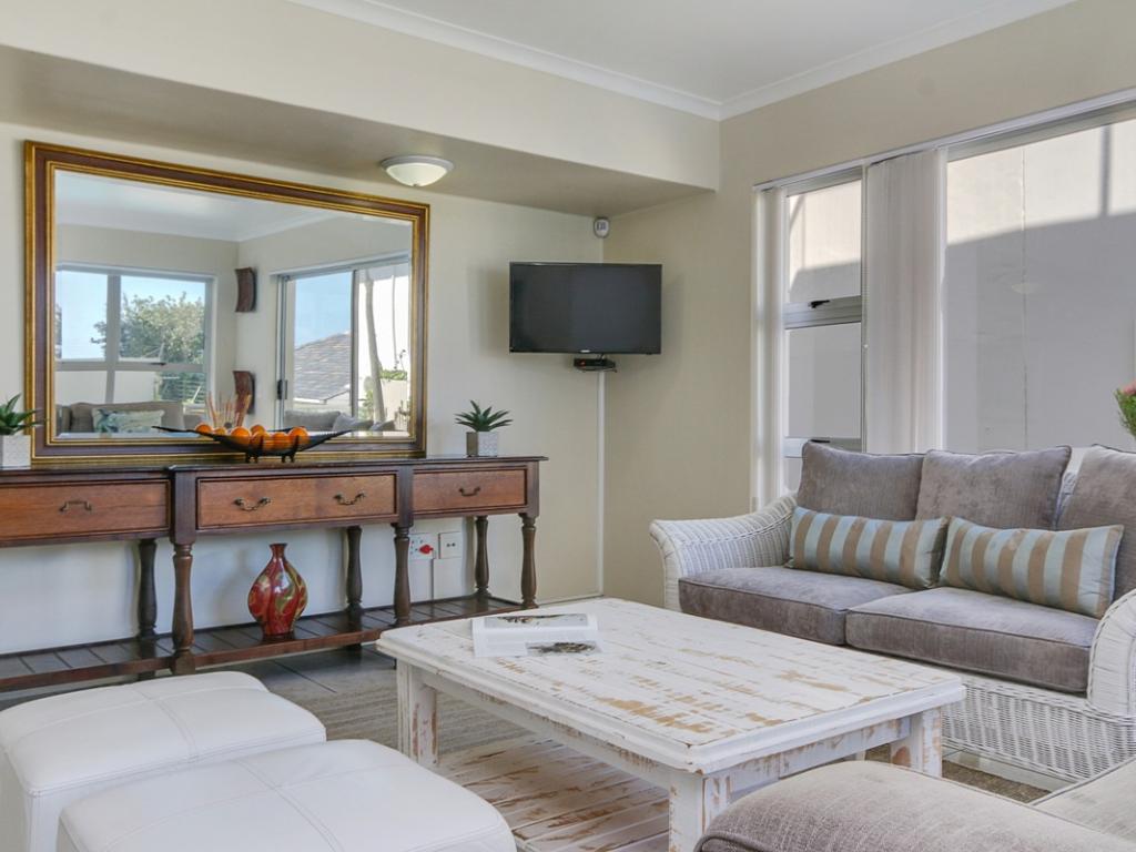 Photo 5 of Lago accommodation in Camps Bay, Cape Town with 2 bedrooms and 2 bathrooms