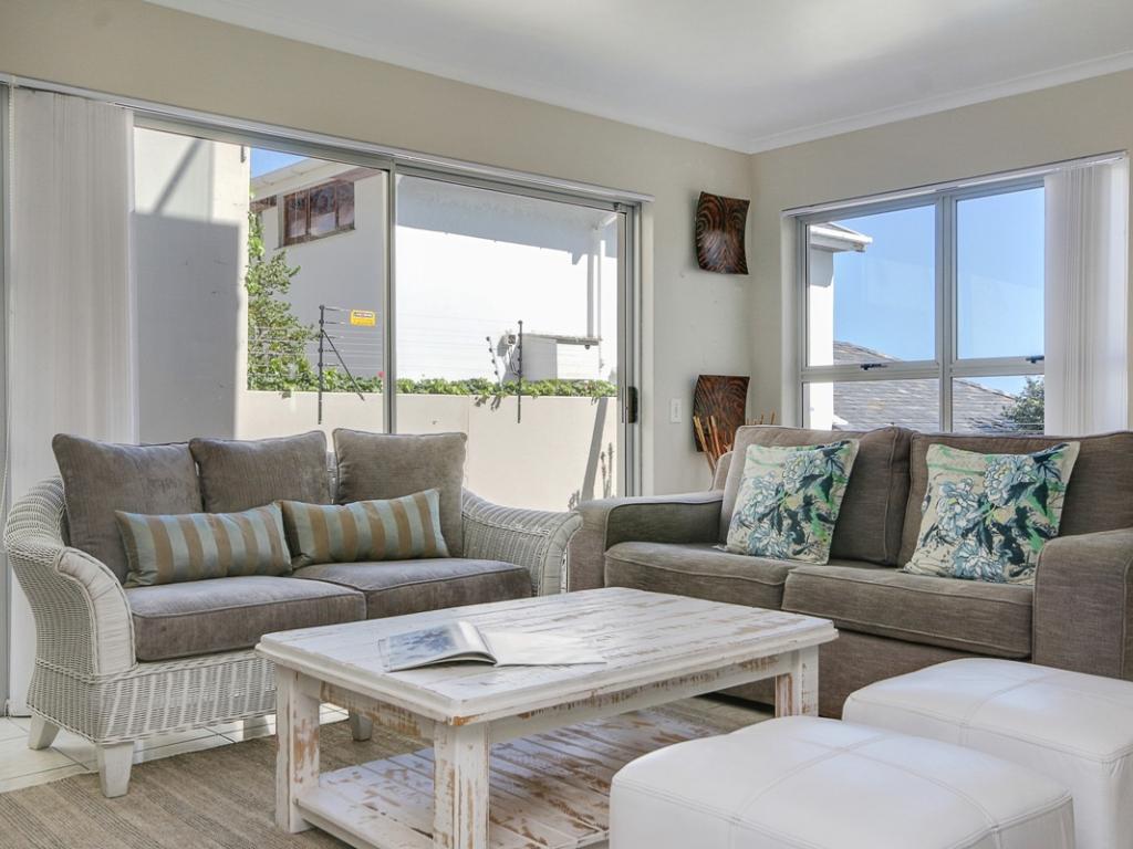 Photo 6 of Lago accommodation in Camps Bay, Cape Town with 2 bedrooms and 2 bathrooms