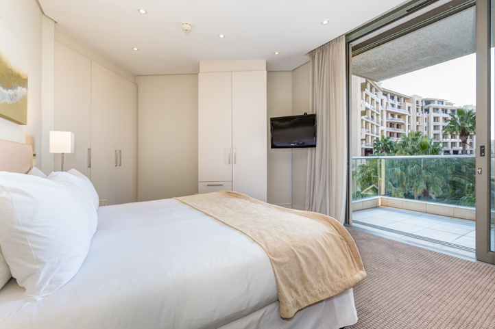 Photo 17 of Lawhill Luxury 2 Bedroom accommodation in V&A Waterfront, Cape Town with 2 bedrooms and 2 bathrooms