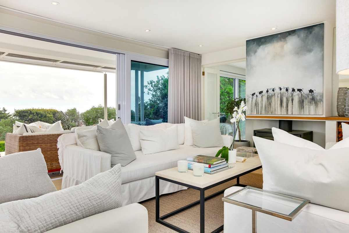 Photo 10 of Le Blanc Villa accommodation in Camps Bay, Cape Town with 5 bedrooms and 5 bathrooms