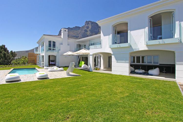 Photo 4 of Le Maison Hermes accommodation in Camps Bay, Cape Town with 6 bedrooms and 6.5 bathrooms