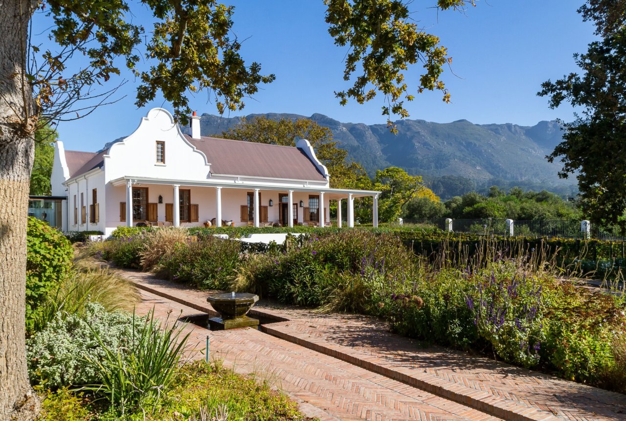 Photo 3 of Le Marais Villa accommodation in Constantia, Cape Town with 5 bedrooms and 5 bathrooms