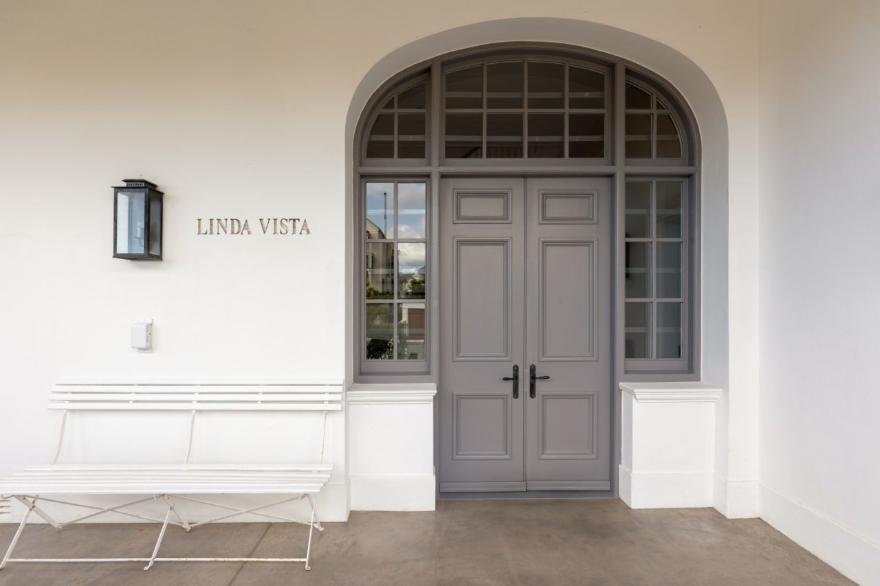Photo 1 of Linda Vista accommodation in Camps Bay, Cape Town with 5 bedrooms and 5 bathrooms