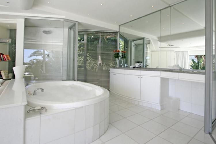 Photo 7 of Lions View Main House accommodation in Camps Bay, Cape Town with 5 bedrooms and 5 bathrooms