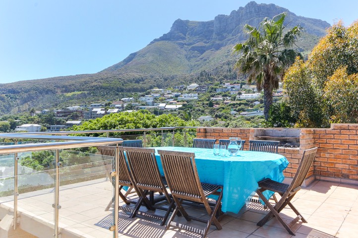 Photo 11 of Llandudno Surf Inn accommodation in Llandudno, Cape Town with 5 bedrooms and 3 bathrooms