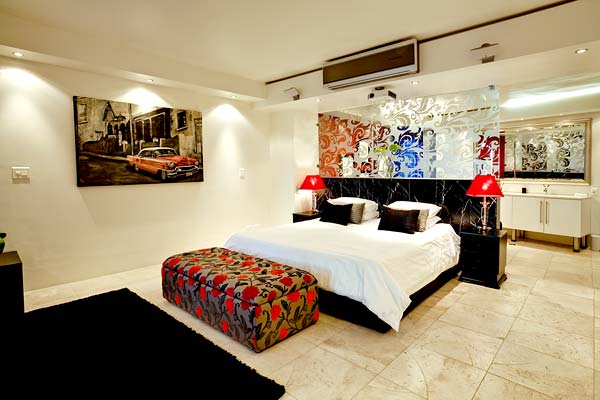 Photo 7 of Luna Blanca accommodation in Camps Bay, Cape Town with 3 bedrooms and 2 bathrooms