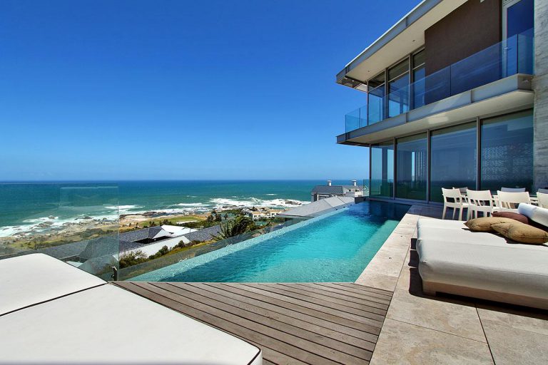 Photo 2 of Luxus Villa accommodation in Clifton, Cape Town with 5 bedrooms and 5 bathrooms