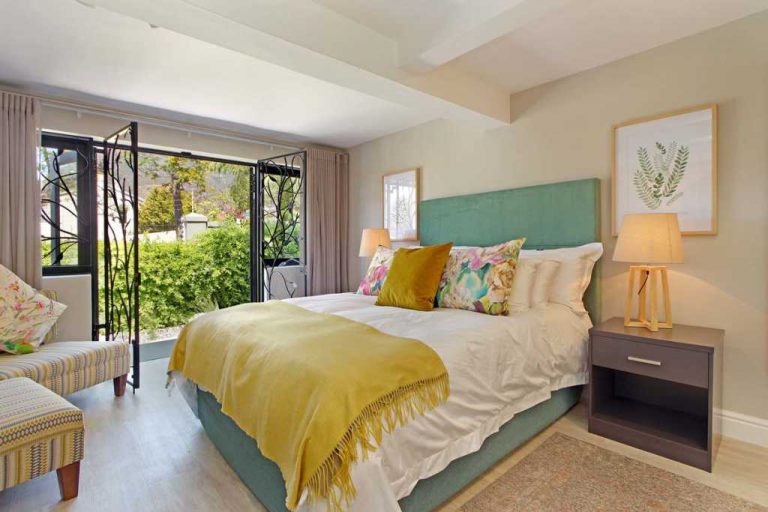 Photo 1 of Maison de Ville accommodation in Oranjezicht, Cape Town with 4 bedrooms and 4 bathrooms