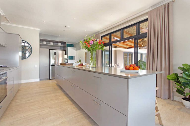 Photo 7 of Maison de Ville accommodation in Oranjezicht, Cape Town with 4 bedrooms and 4 bathrooms