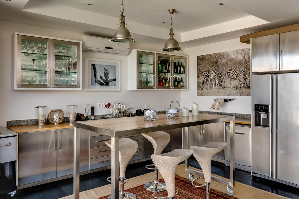 Photo 7 of Maison émeraude accommodation in Fresnaye, Cape Town with 3 bedrooms and 3 bathrooms