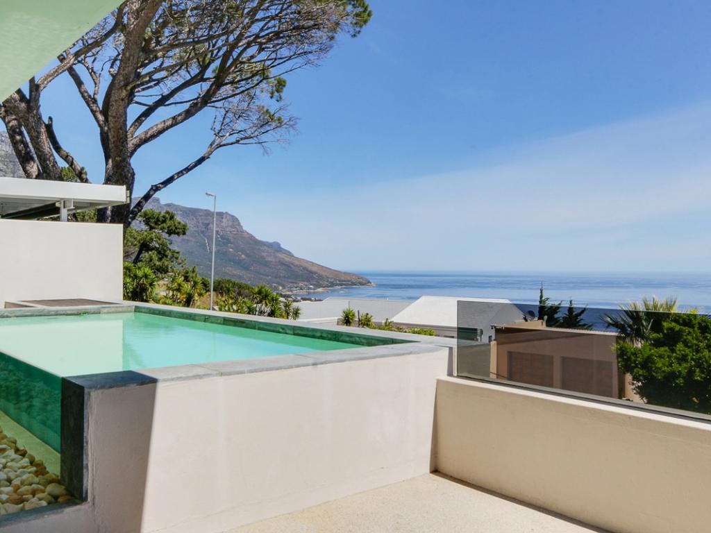 Photo 2 of Malindi accommodation in Camps Bay, Cape Town with 4 bedrooms and 4 bathrooms