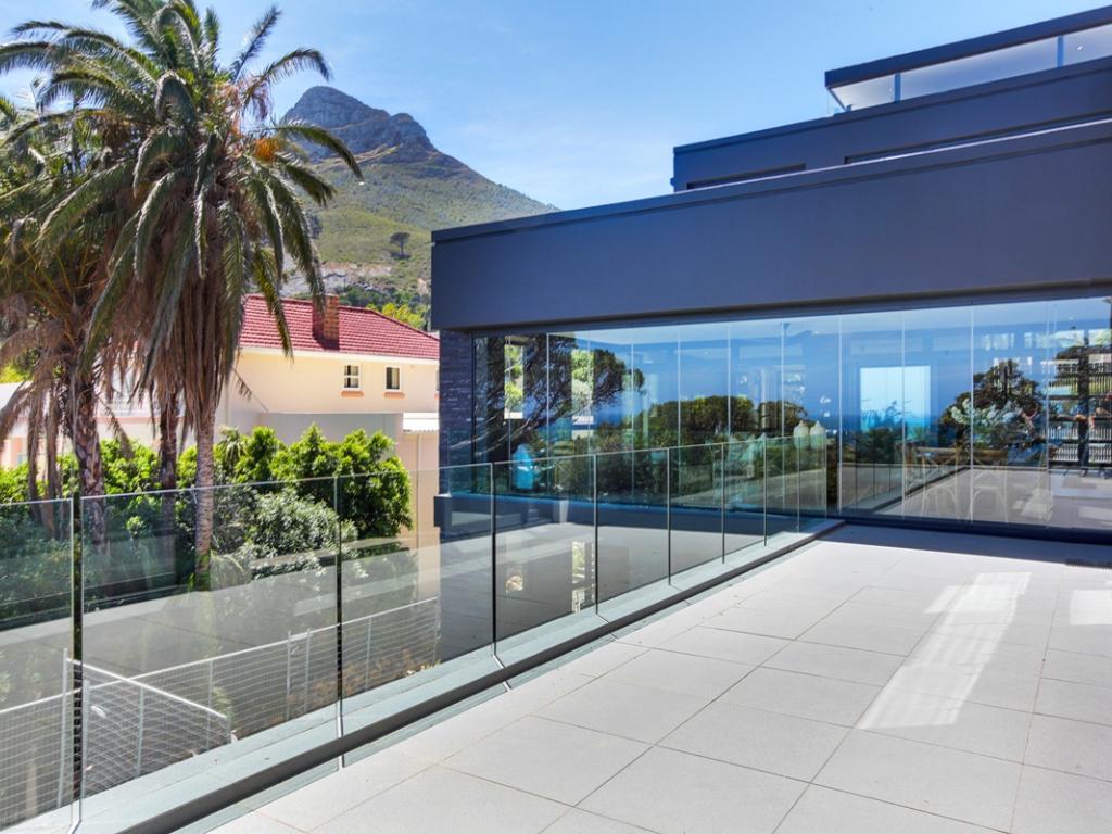 Photo 1 of Meadows accommodation in Camps Bay, Cape Town with 5 bedrooms and 5 bathrooms