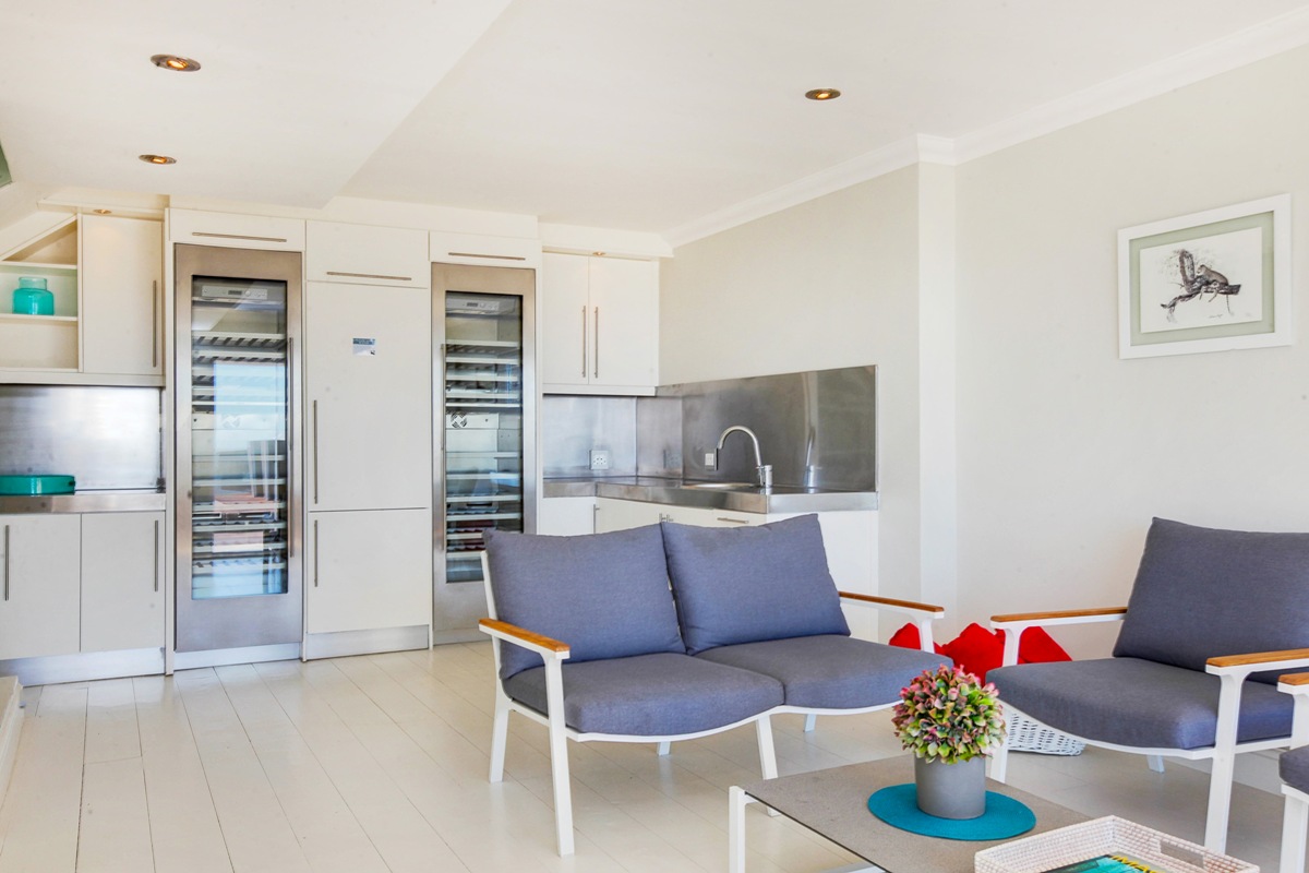 Photo 11 of Medburn Alcove accommodation in Camps Bay, Cape Town with 3 bedrooms and 3 bathrooms