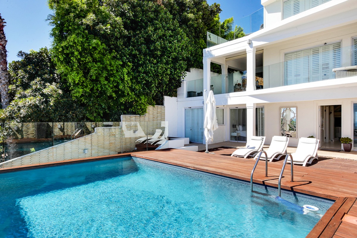 Photo 29 of Medburn Alcove accommodation in Camps Bay, Cape Town with 3 bedrooms and 3 bathrooms