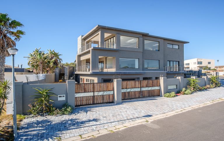 Photo 15 of Luxury Villa Melkbos accommodation in Melkbosstrand, Cape Town with 6 bedrooms and 6 bathrooms