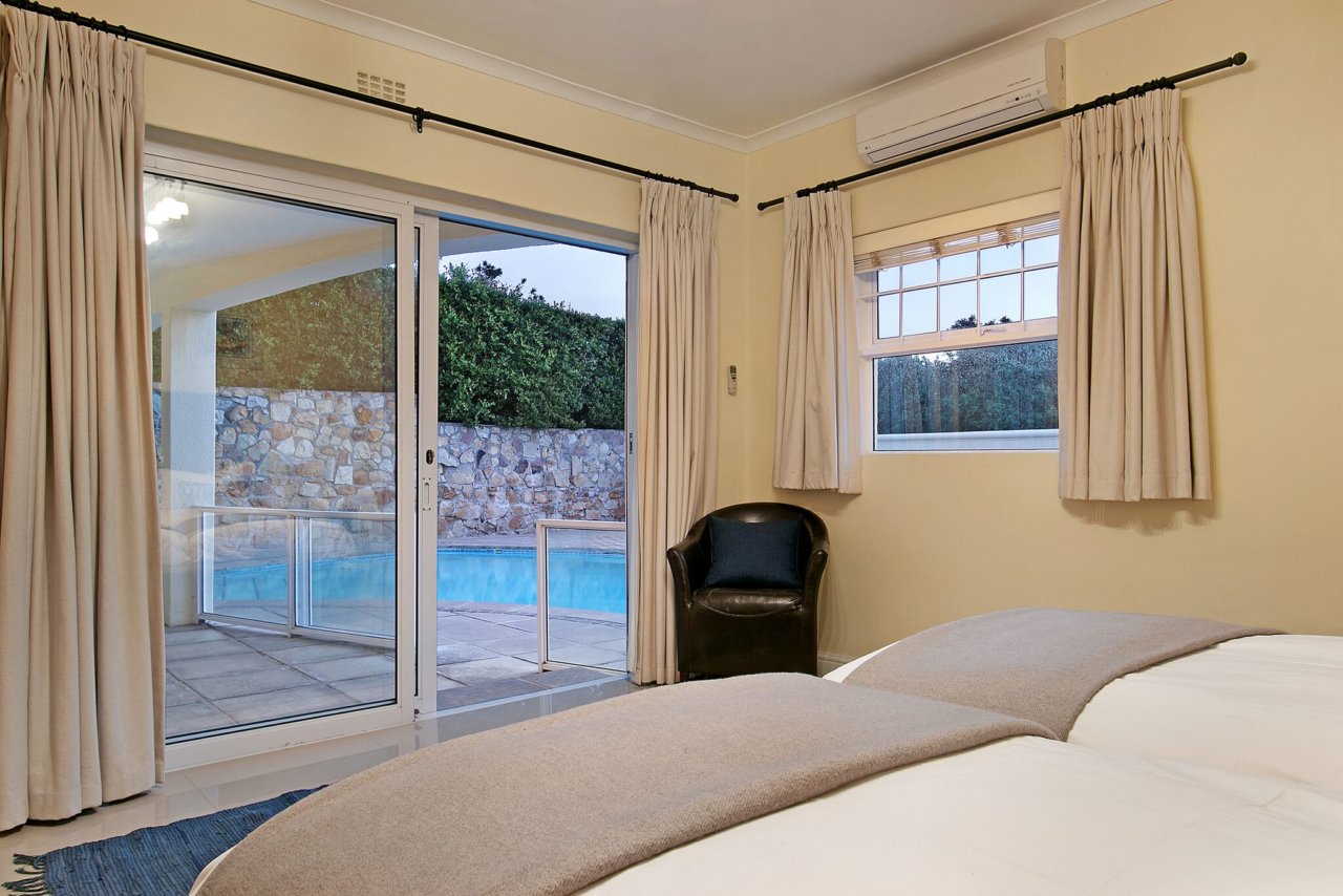 Photo 5 of Merridew accommodation in Camps Bay, Cape Town with 6 bedrooms and 6 bathrooms