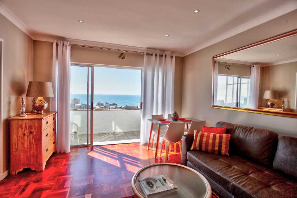 Photo 1 of Miramar Pad accommodation in Sea Point, Cape Town with 1 bedrooms and 1 bathrooms