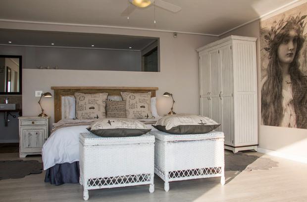 Photo 9 of Misty Cliffs accommodation in Misty Cliffs, Cape Town with 3 bedrooms and 3 bathrooms
