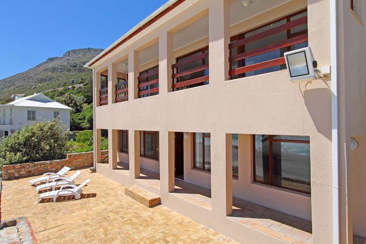 Photo 9 of Misty Mornings accommodation in Misty Cliffs, Cape Town with 4 bedrooms and 3 bathrooms