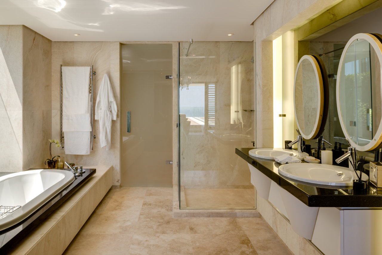 Photo 10 of Moon Dance Villa accommodation in Bantry Bay, Cape Town with 4 bedrooms and 7 bathrooms