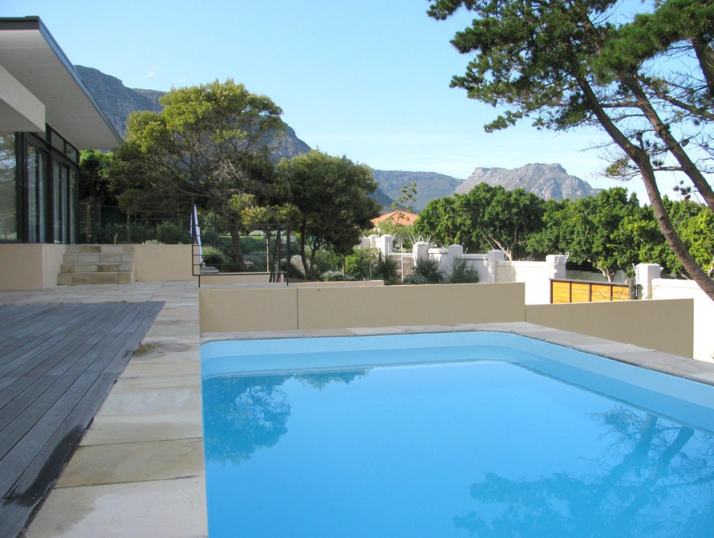 Photo 1 of Mountain Manor accommodation in Hout Bay, Cape Town with 3 bedrooms and 3 bathrooms