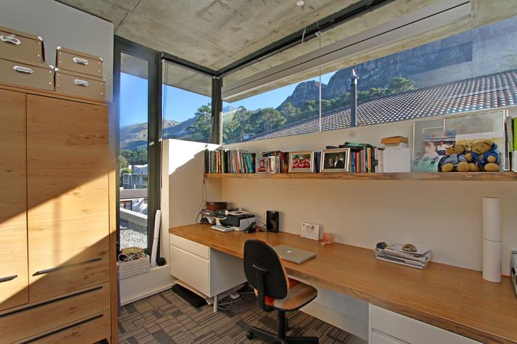 Photo 22 of Mountain Views Newlands accommodation in Newlands, Cape Town with 4 bedrooms and 4 bathrooms