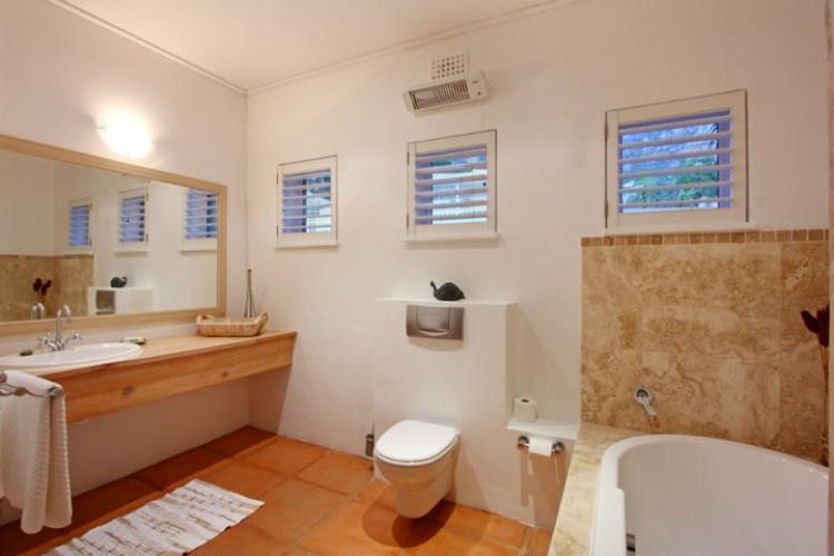 Photo 25 of Msanga Villa accommodation in Camps Bay, Cape Town with 5 bedrooms and 5 bathrooms