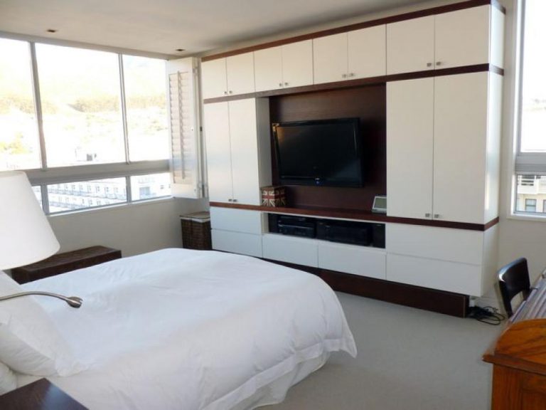 Photo 4 of Naelemay Beach Road Apartment accommodation in Sea Point, Cape Town with 2 bedrooms and 2 bathrooms