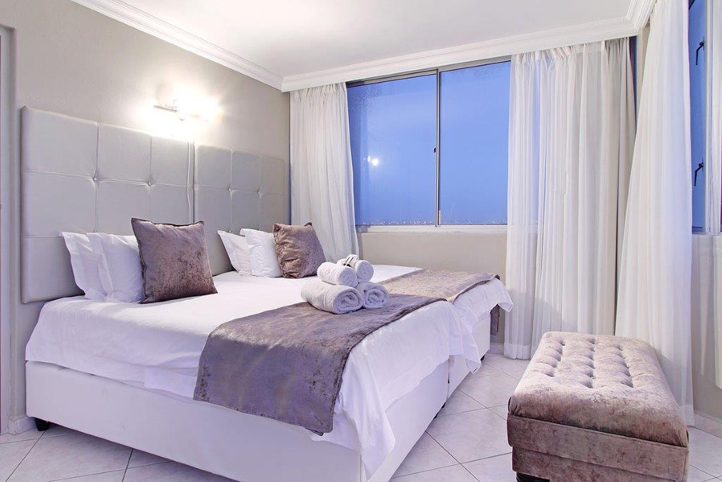 Photo 13 of Nautica 501 accommodation in Bloubergstrand, Cape Town with 3 bedrooms and 3 bathrooms