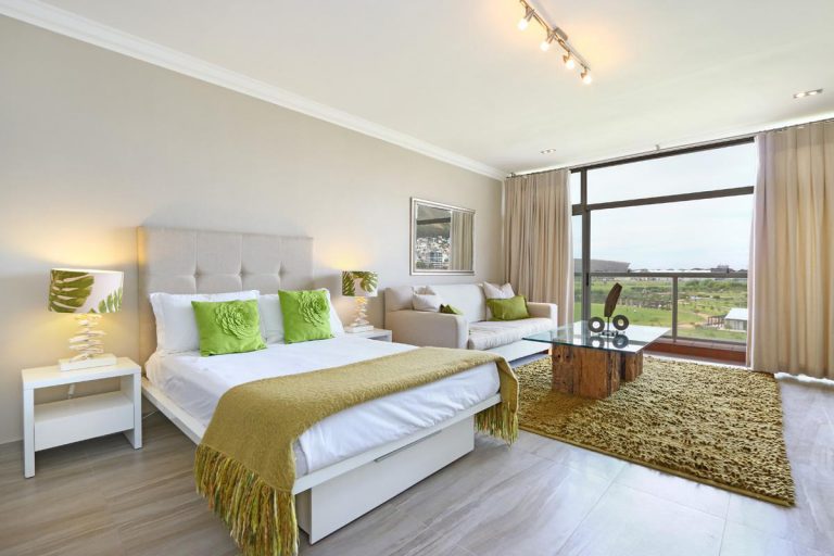 Photo 5 of New Cumberland 508 accommodation in Mouille Point, Cape Town with 1 bedrooms and 1 bathrooms