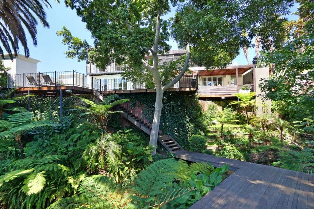 Photo 12 of Newlands Garden Villa accommodation in Newlands, Cape Town with 4 bedrooms and 3 bathrooms