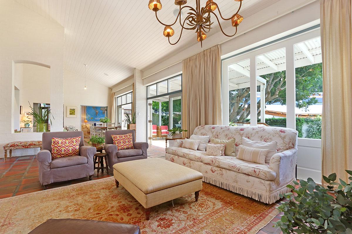 Photo 17 of Newlands Villa accommodation in Newlands, Cape Town with 5 bedrooms and 3 bathrooms