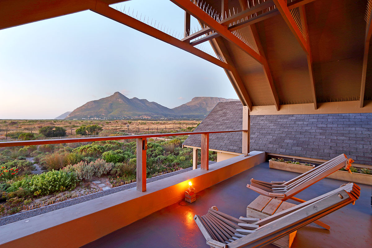 Photo 1 of Noordhoek Lakehouse accommodation in Noordhoek, Cape Town with 3 bedrooms and 2 bathrooms