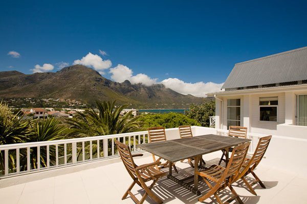Photo 11 of North Shore accommodation in Hout Bay, Cape Town with 4 bedrooms and 3 bathrooms