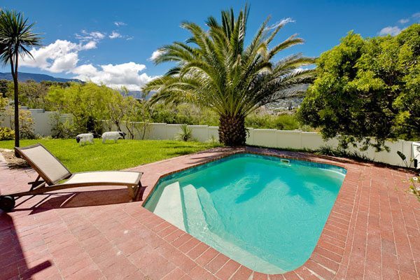 Photo 10 of North Shore accommodation in Hout Bay, Cape Town with 4 bedrooms and 3 bathrooms