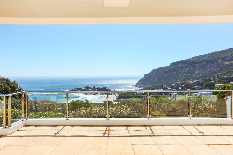 Photo 11 of Ocean Pearl accommodation in Llandudno, Cape Town with 5 bedrooms and 5 bathrooms
