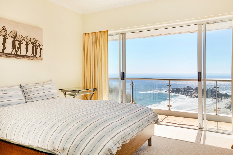 Photo 14 of Ocean Pearl accommodation in Llandudno, Cape Town with 5 bedrooms and 5 bathrooms