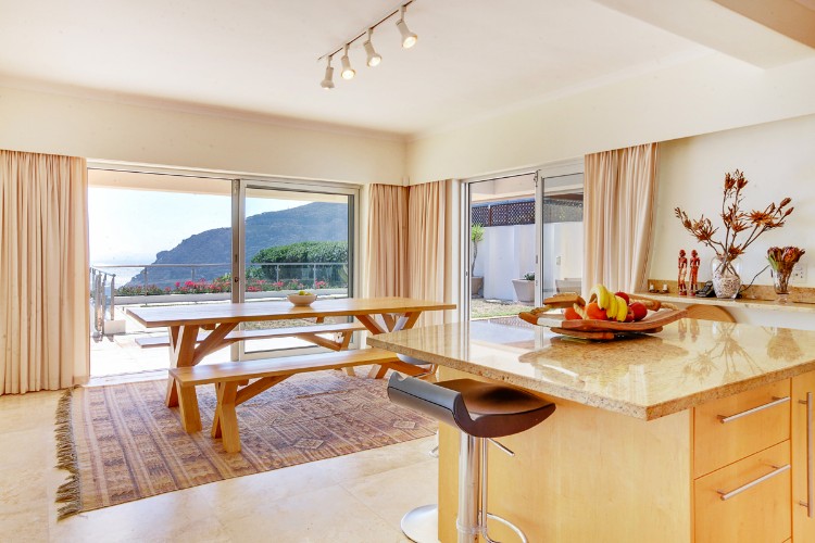 Photo 5 of Ocean Pearl accommodation in Llandudno, Cape Town with 5 bedrooms and 5 bathrooms