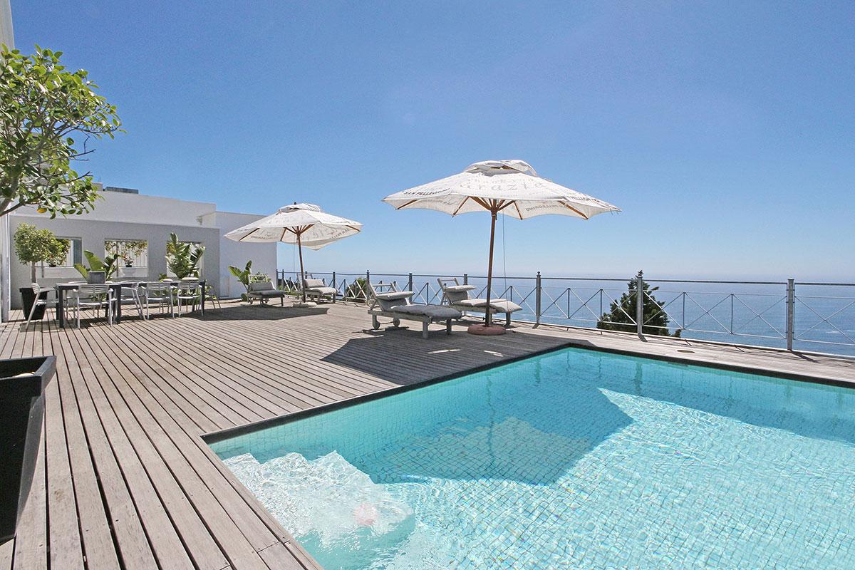Photo 13 of Ocean Views Villa Bantry Bay accommodation in Bantry Bay, Cape Town with 4 bedrooms and 4 bathrooms