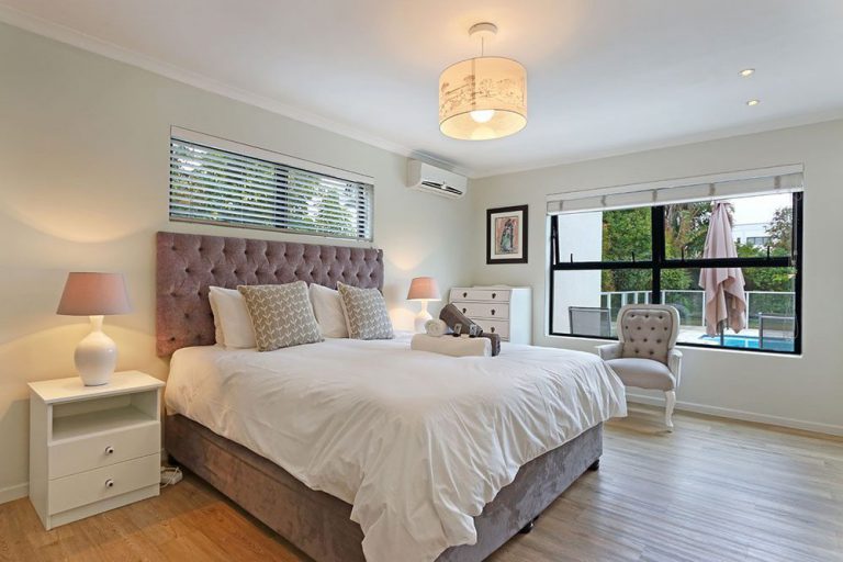Photo 5 of Oceans Walk accommodation in Sunset Beach, Cape Town with 4 bedrooms and 3 bathrooms