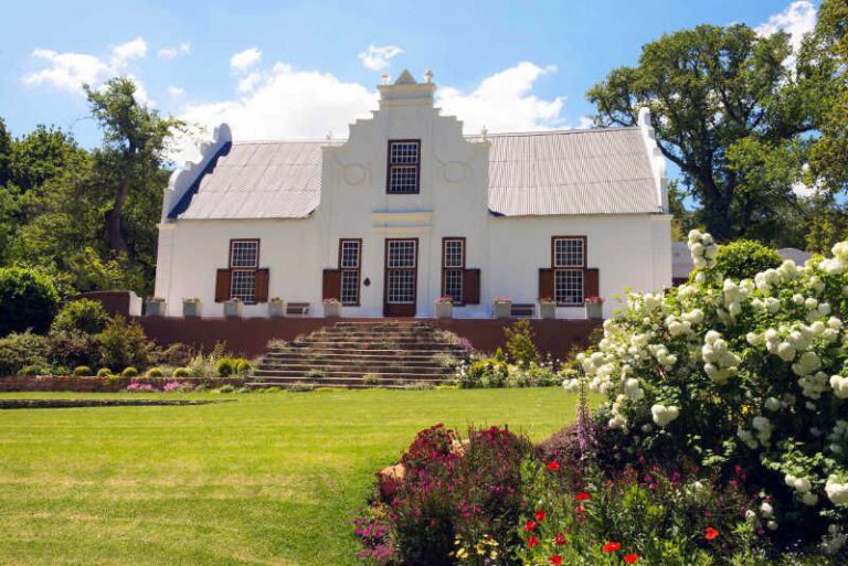 Photo 4 of Old Nector Manor accommodation in Stellenbosch, Cape Town with 6 bedrooms and 4 bathrooms