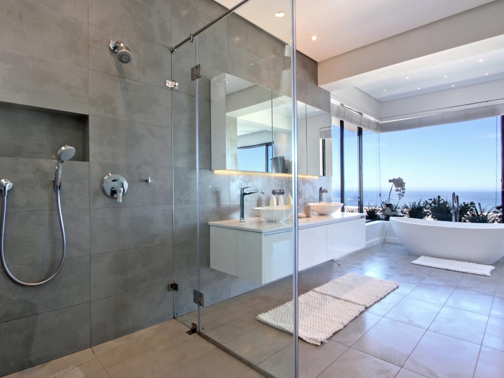 Photo 11 of Omorphi accommodation in Camps Bay, Cape Town with 5 bedrooms and 4.5 bathrooms